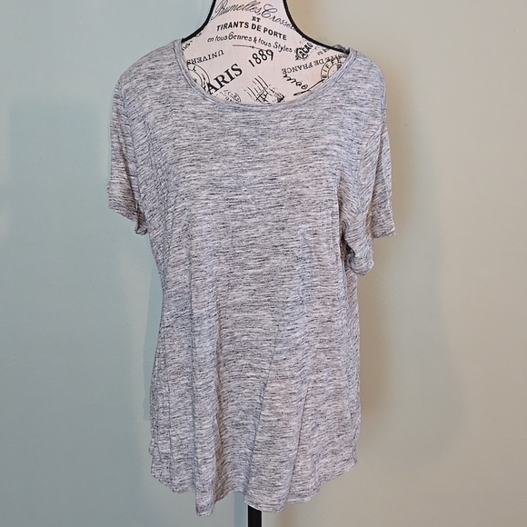 Old Navy Tops - Grey Old Navy Tee